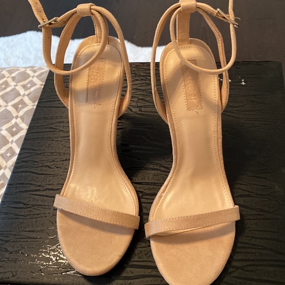 Forever 21 New never worn Blush faux suede 4 inch heels - Picture 6 of 7